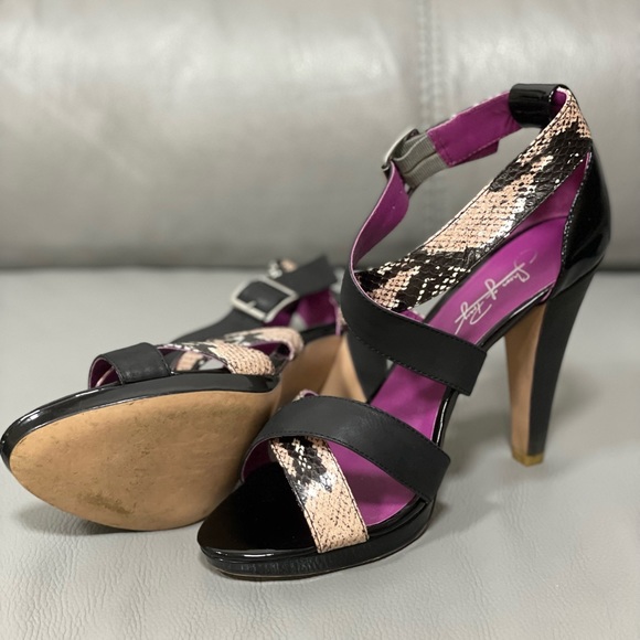 Stunning custom strappy sandals by Shoes Of Prey - Picture 6 of 6